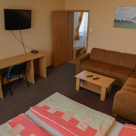 Letisko Slavnica Pensionat *