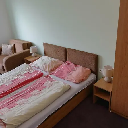 Letisko Slavnica *