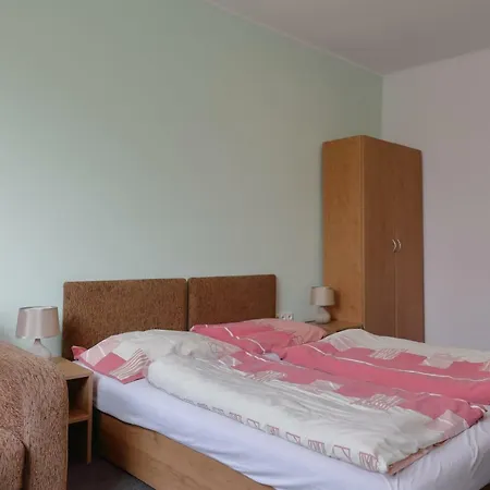 Letisko Slavnica * Slanica